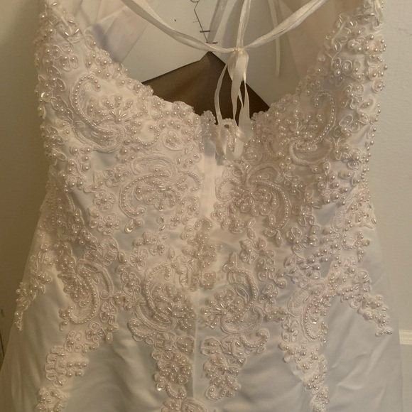 Wedding dress. Front & Back. - Picture 6 of 6